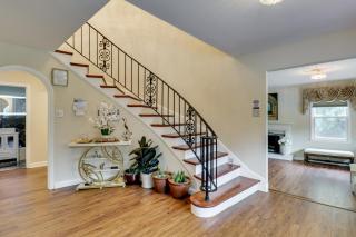 'Hidden Paradise' on 5 Acres w/ Hot Tub & Deck! - 5
