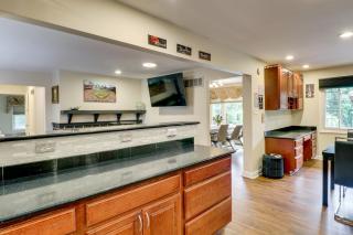 'Hidden Paradise' on 5 Acres w/ Hot Tub & Deck! - 3