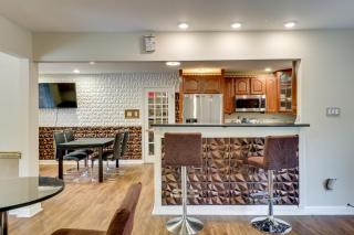 'Hidden Paradise' on 5 Acres w/ Hot Tub & Deck! - 1