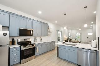 Luxury 3BR Home, Private Yard, Near Stadiums - 7