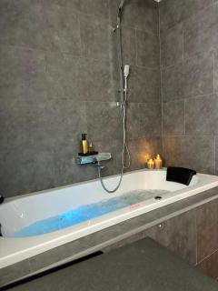 L'Entre 2 - Jacuzzi privé -Sauna-Balnéo - 9