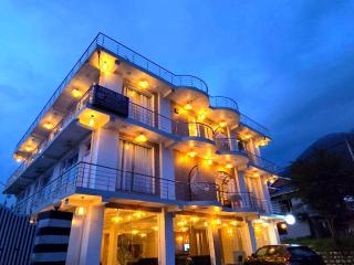 Prafull Hotel & Restaurant - 0