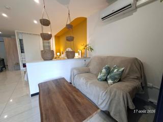 Flamboyant Studio avec Piscine et Parking - 2