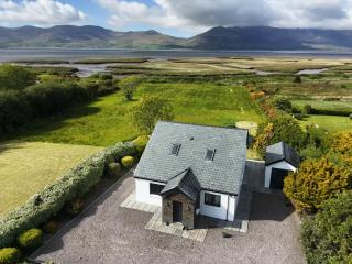 Relax in a cosy coastal retreat - 0