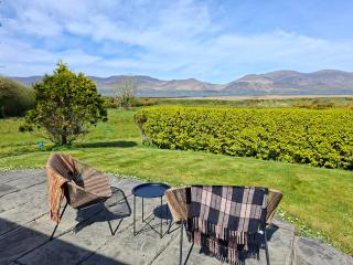 Relax in a cosy coastal retreat - 2