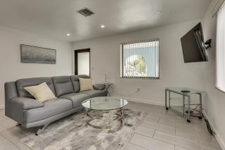 FIU Basecamp: Miami Home w/ Fenced Yard! - 7