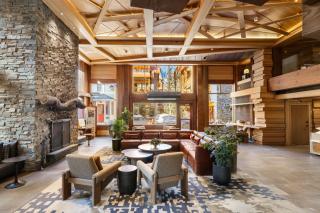 Moose Hotel and Suites - 5