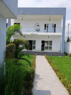 Villa Elizabeth, Modern duplex in Akanda - 5