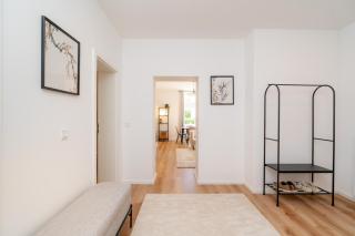 King Bed 2x2m with OLED TV Lift 10 Min to Center - Dresden - 1