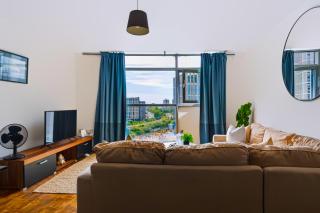 Modern Spacious 2-Bed 2-Bath Cardiff Apt - Free Parking - Contractors and groups - 0