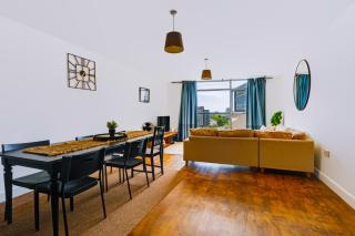 Modern Spacious 2-Bed 2-Bath Cardiff Apt - Free Parking - Contractors and groups - 9