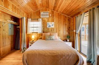 Couples Cabin w/ Luxury Deck, 1 Mi to Canyon Lake! - 2