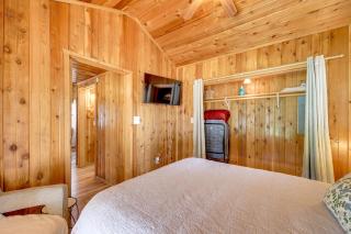 Couples Cabin w/ Luxury Deck, 1 Mi to Canyon Lake! - 1