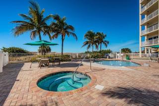Sunset Vista Resort, Renovated Top Floor 604S - 4