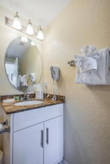 Sunset Vista Resort, Renovated Top Floor 604S - 2