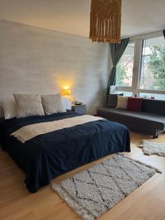 Cozy Isar Stay near Oktoberfest, with Balcony - 9