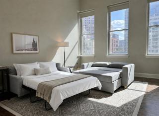 Downtown Luxe 2BR Loft Apt - Sleeps 8 - Walkable - 8