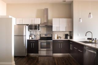 Downtown Luxe 2BR Loft Apt - Sleeps 8 - Walkable - 2