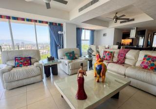 Grand Venetian Oceanfront by Monyxbnb - 7