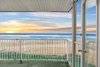 Family Suite - Sleeps Six - Ocean View & Beach Access - Pool & Hot Tub - 5