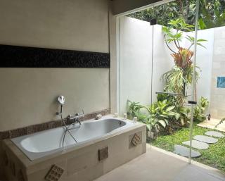 Scenic Hills Oasis Full service with Private Cook - 9