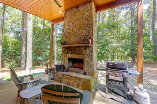 Hot Tub, Fire Pit, Forest Views! Broken Bow Cabin - 8