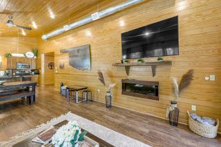 Hot Tub, Fire Pit, Forest Views! Broken Bow Cabin - 5