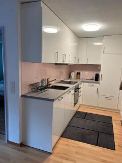 Newly renovated modern 2-room apartment with balcony - 9