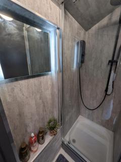 Weymouth Jungle Hideaway with Hot Tub - 3