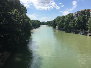 Cozy Bedroom, with Big Balcony, quite area close to Isar and 10min Marienplatz - 2