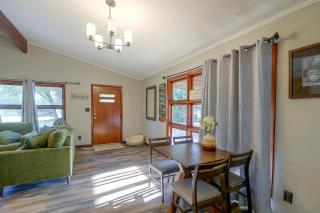 ‘Lulu’s House’ w/ Yard! 8 Mi to Dtwn Wichita - 7