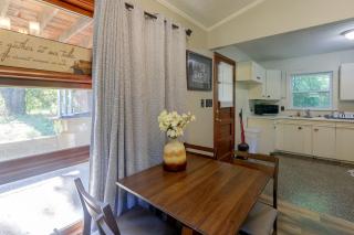 ‘Lulu’s House’ w/ Yard! 8 Mi to Dtwn Wichita - 2
