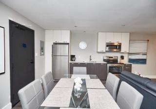 Clifton Hill Suite 3301 - 4