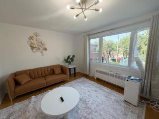 3 BDR apt near Concordia, 8 km to DT, Free Parking - 0