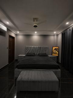 2 bed Luxury Apartment - 0