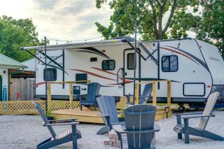 7 Mi to Lake! Glamping Experience in Hermitage - 0