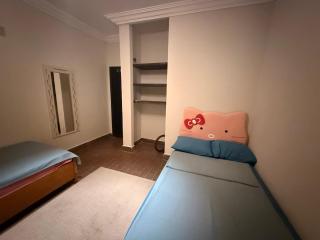 Hotel-style apartment 30 seconds from North 90th - 7