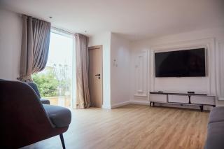 Modern 3BR house in abuja, Inverter 24h Power, Smart Tv, fast Wifi, Prime location - 0