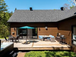 Roitelet Private Hot Tub Luxury Escape, Pool table , Golf & Lake - 3