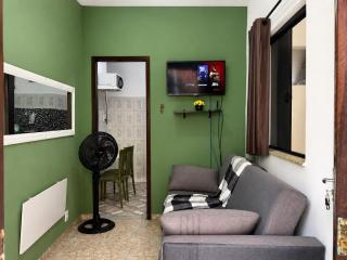 Apto inteiro em Ondina a 3 min da praia WiFi rápido ideal casal - 7