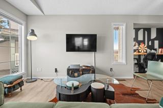Family House SW Calgary Spruce Meadows SLEEP 10 - 3