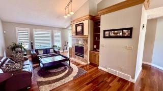 Luxury home in Calgary NW - 8