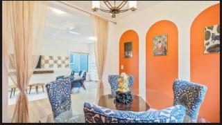Stylish 4BR Home AC DBL Garage Near Airport - 6