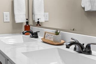 The Rustic Roost - Your Lakeside Escape! - 8
