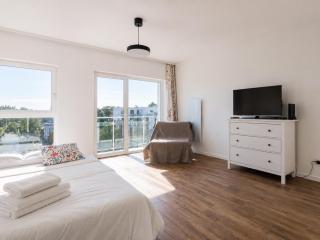 Luboń City Comfort Studio by BookingHost - 8