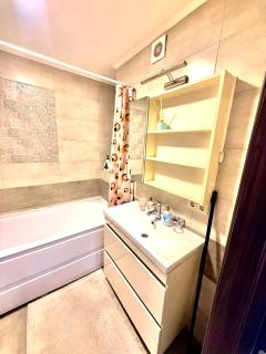 V Center Apartment - 2