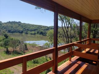 Casa rústica às margens do lago - 9