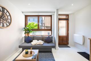 Le 13 -Idéal Pros -Altkirch Hypercentre -Gare 10 min à pied -Fibre Haut Débit -38 m2 -Chambre Séparée -Coin salon- Cuisine Équipée- Lave-Linge- Arrivée Autonome- Entrée Indépendante- Rez-de-Chaussée- Sundgau - 1