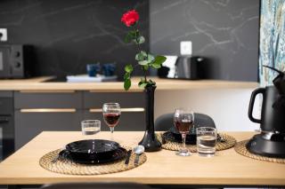 Le 13 -Idéal Pros -Altkirch Hypercentre -Gare 10 min à pied -Fibre Haut Débit -38 m2 -Chambre Séparée -Coin salon- Cuisine Équipée- Lave-Linge- Arrivée Autonome- Entrée Indépendante- Rez-de-Chaussée- Sundgau - 3