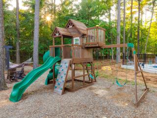 Gathering Pines - Heated Pool - Putt-Putt - Pickleball - 1